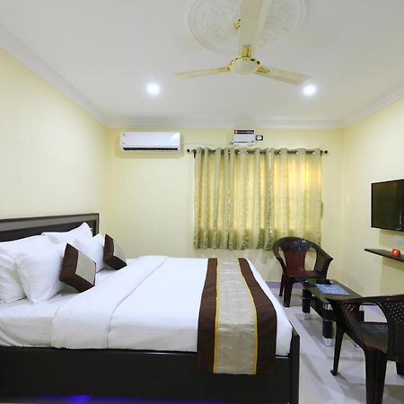 Saibala Transit Hotel Chennai Bagian luar foto